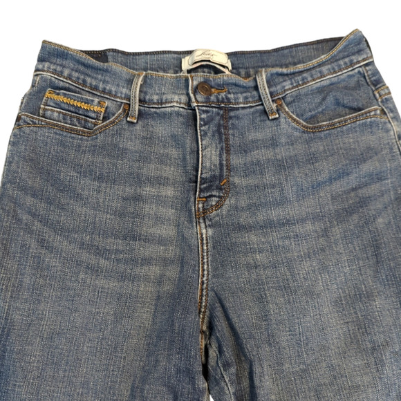 LEVI'S Medium Rinse Distressed Denim Jean Capris Women's 12 - Picture 5 of 8